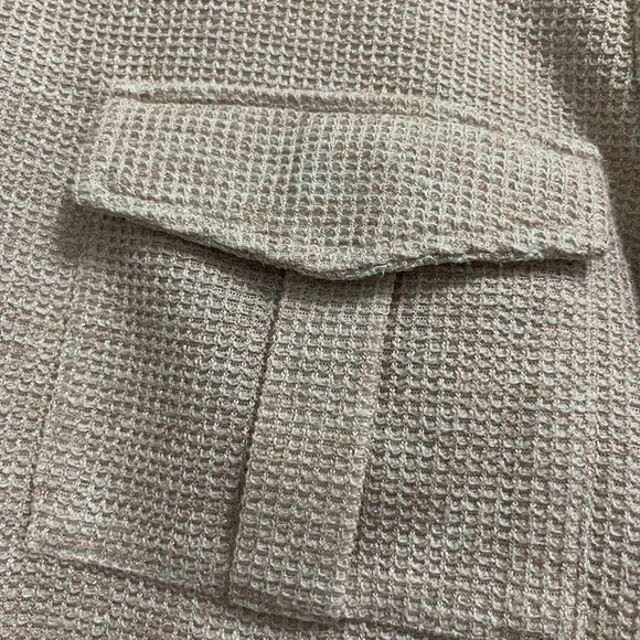 Reserved mesh and knit mock turtleneck shirt with front pocket and back zipper. - Picture 4 of 5